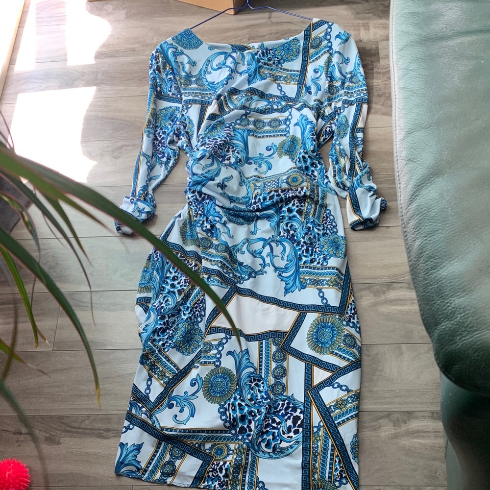 Peter Nygard Blue and White Long Sleeve Dress